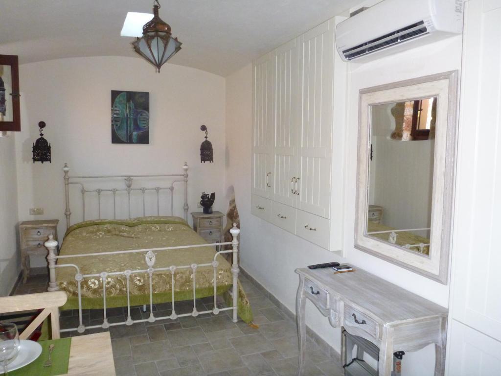 Bright Sun Villas Chalki Town Room photo